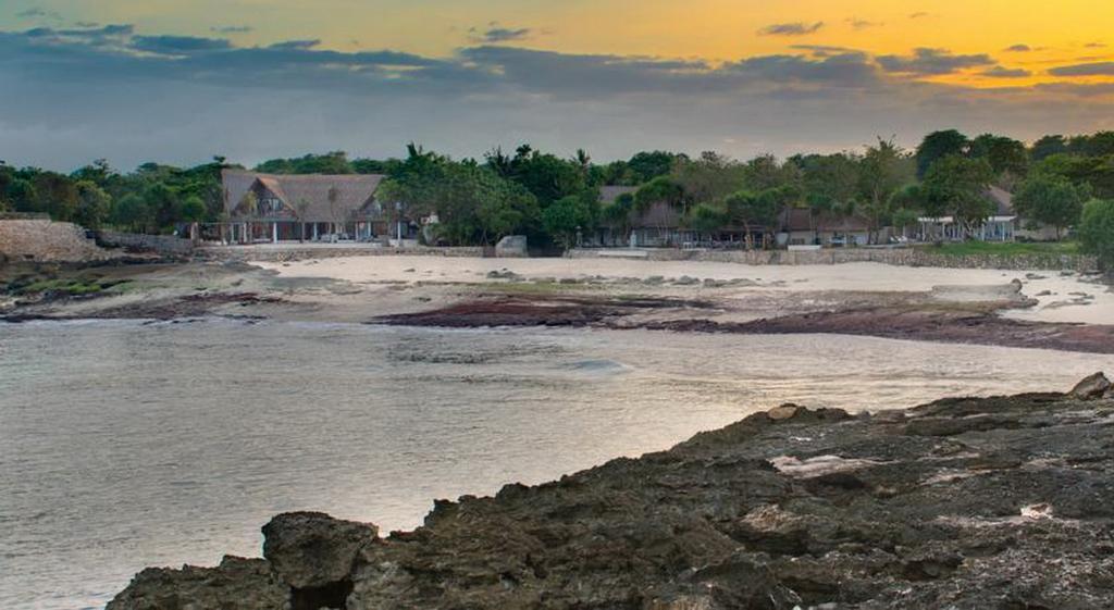 Villa Waru Lembongan Exteriör bild