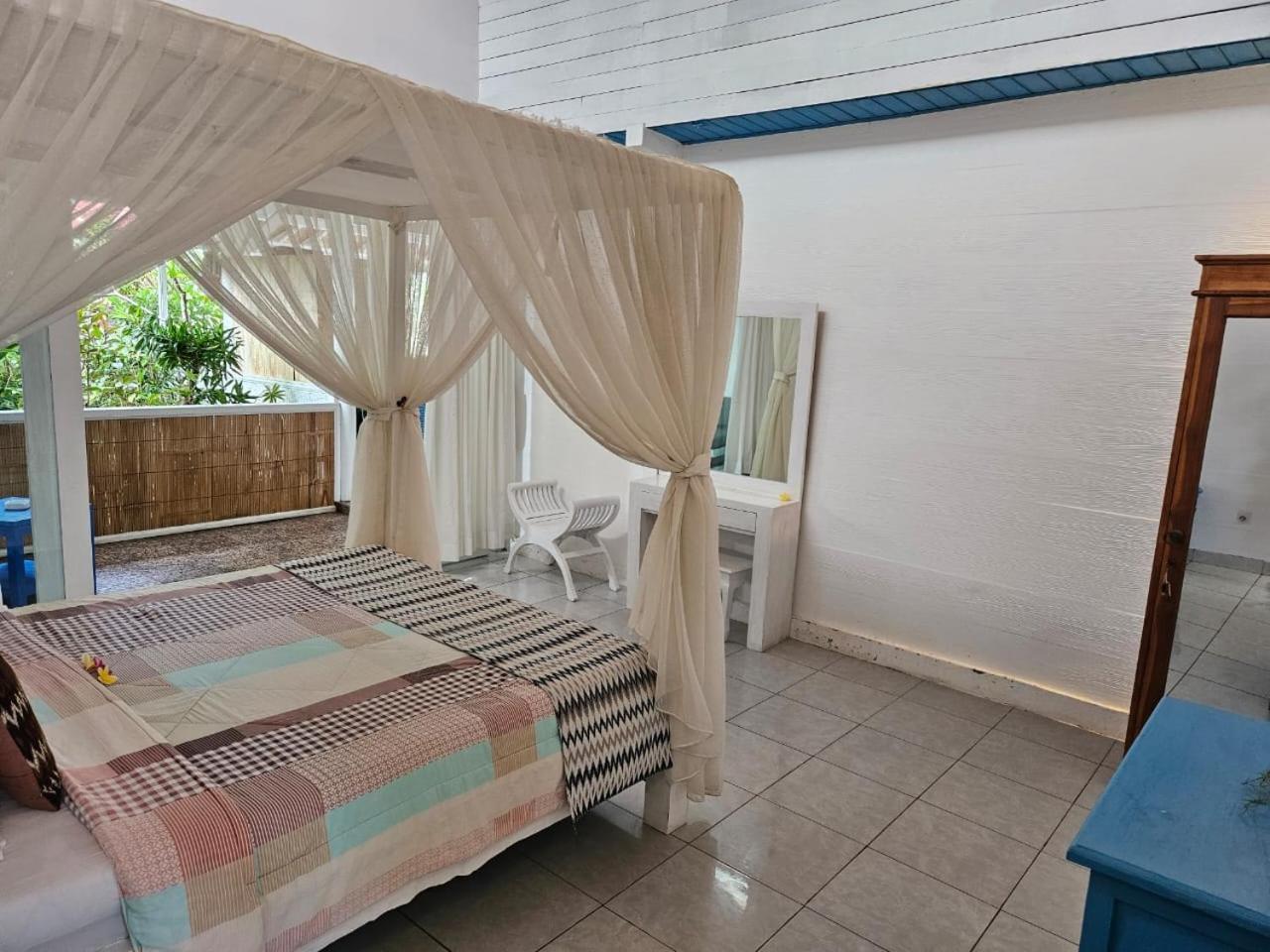 Villa Waru Lembongan Exteriör bild