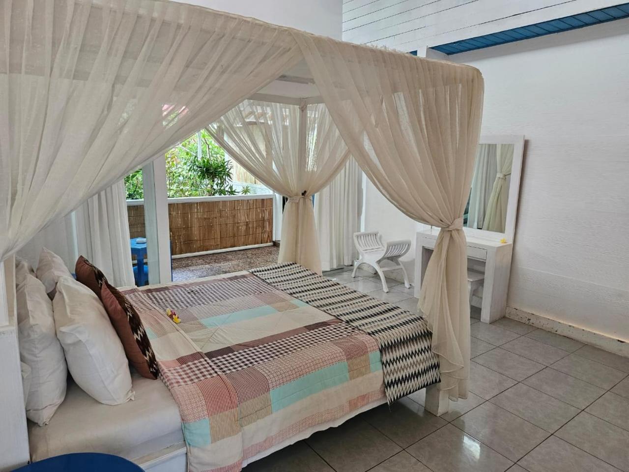 Villa Waru Lembongan Exteriör bild