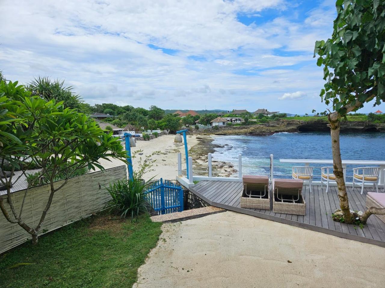 Villa Waru Lembongan Exteriör bild