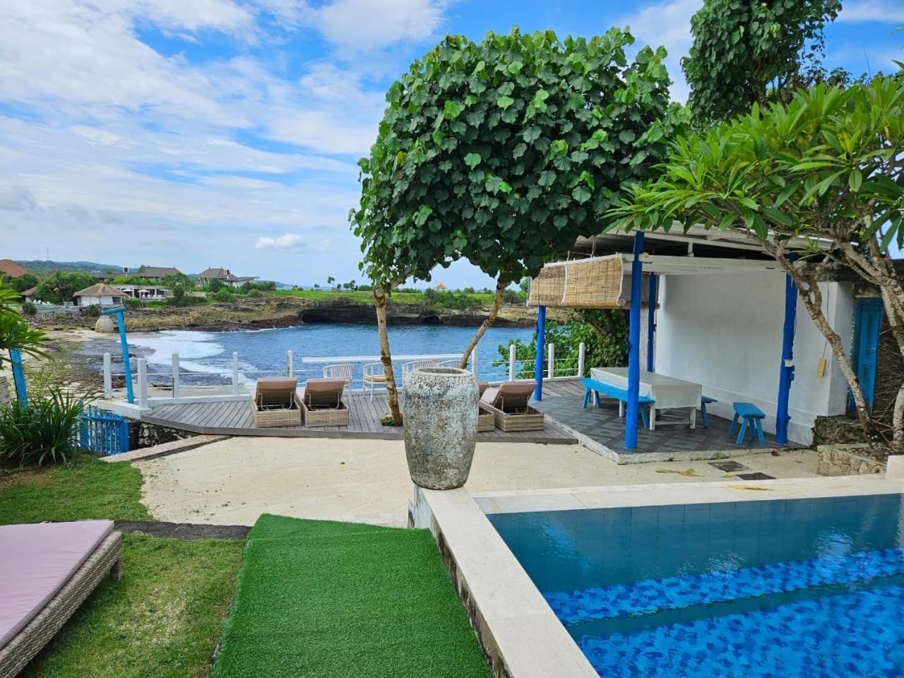 Villa Waru Lembongan Exteriör bild